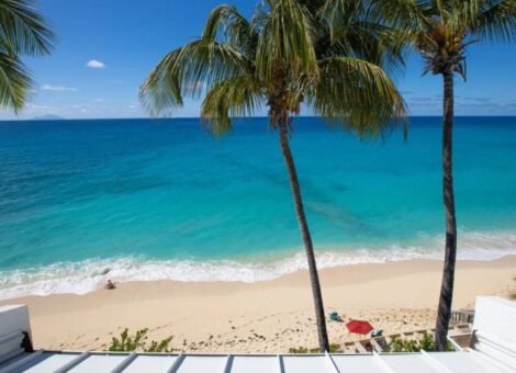 Cupecoy Beach Club