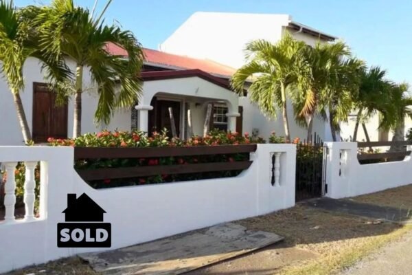 Dawn Beach Villa + Studio