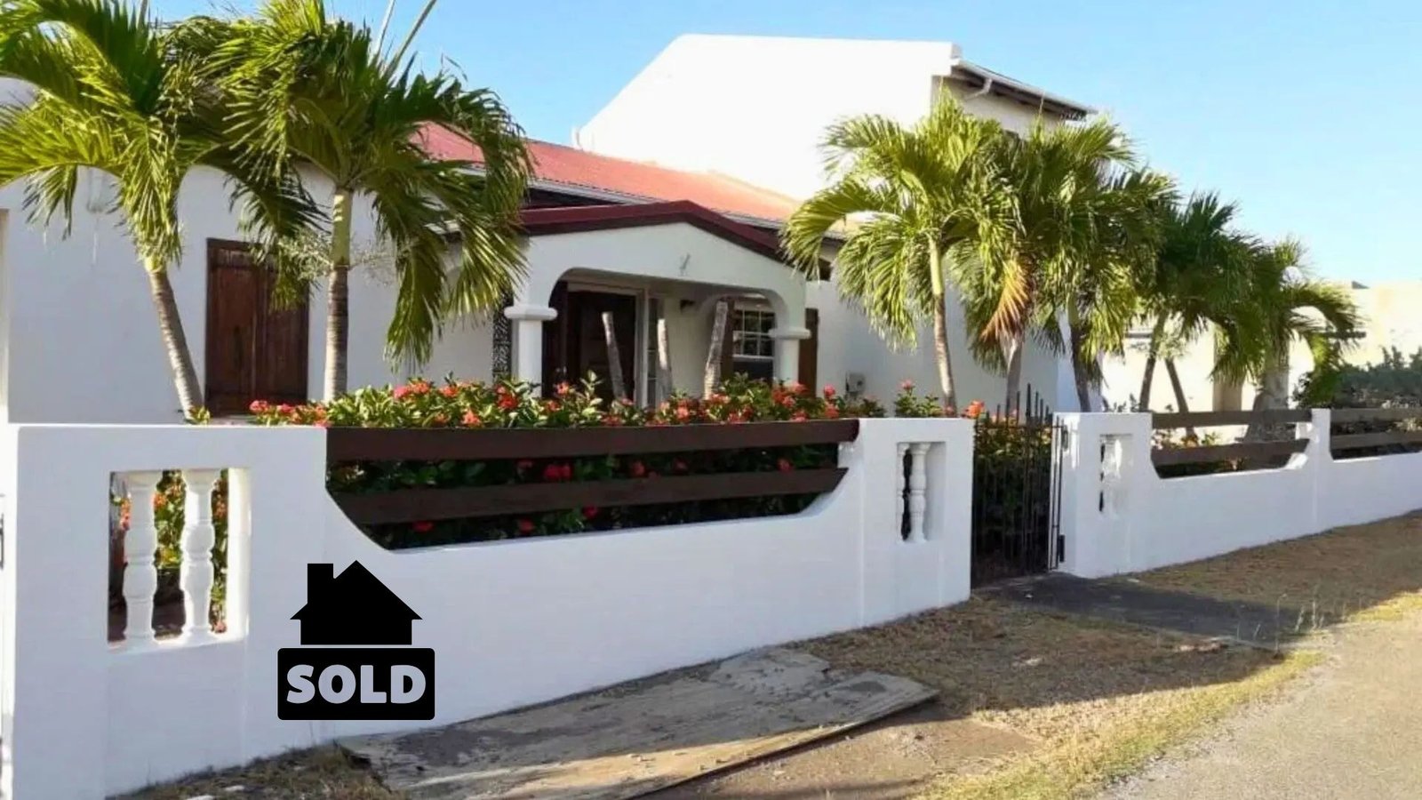 Dawn Beach Villa + Studio