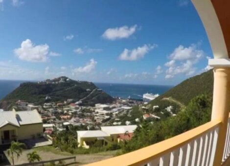 3BR Renovated House Point Blanche