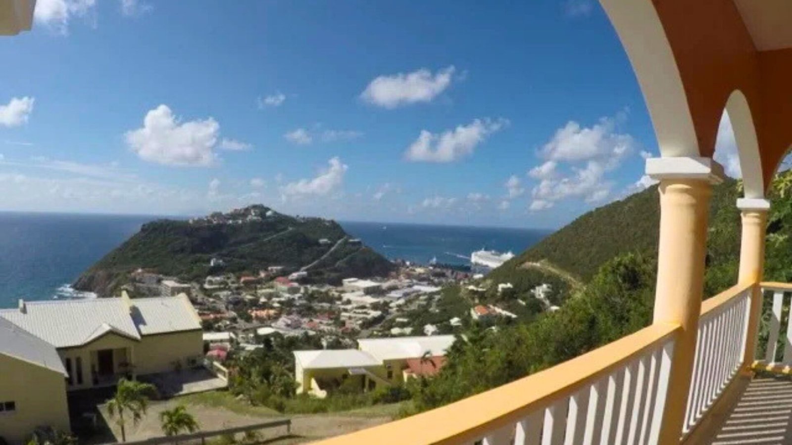 3BR Renovated House Point Blanche