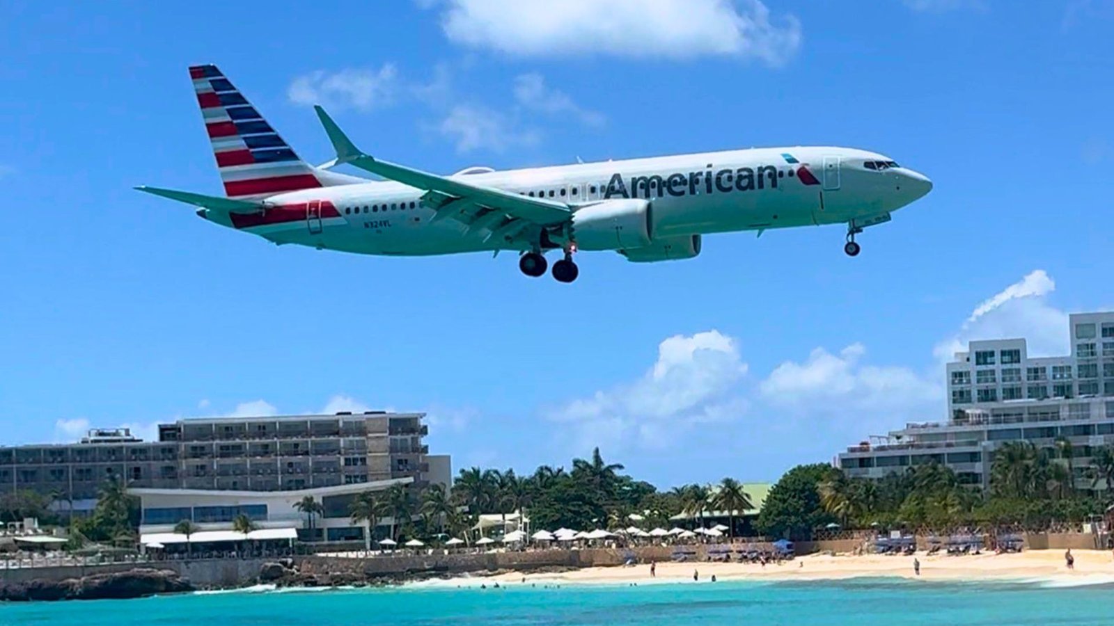 American Airlines landing over Maho beach in St. Maarten