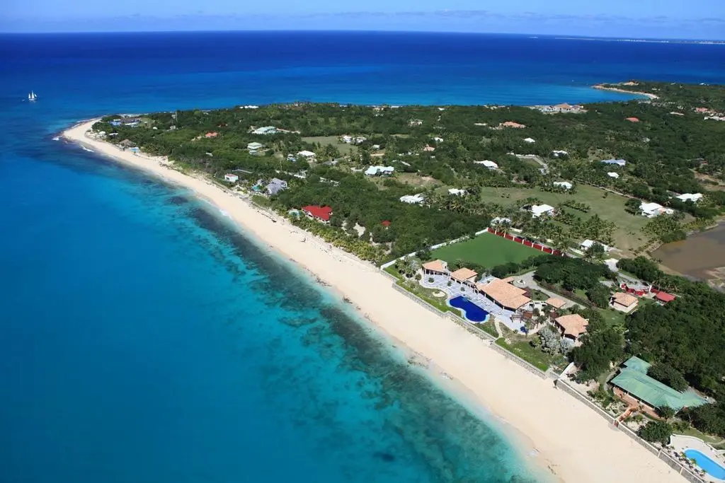 Exclusive beachfront villa Casa de La Playa with 400ft private beach on Long Bay St Martin