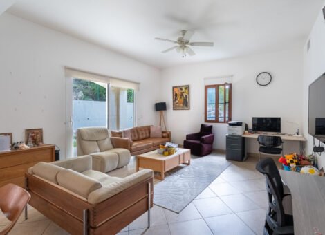 Cupecoy 2 bedroom condo with private outdoor space St Maarten