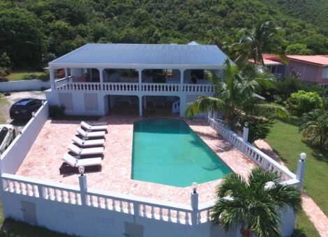 Guana Bay infinity villa on 1 acre with ocean views St Maarten