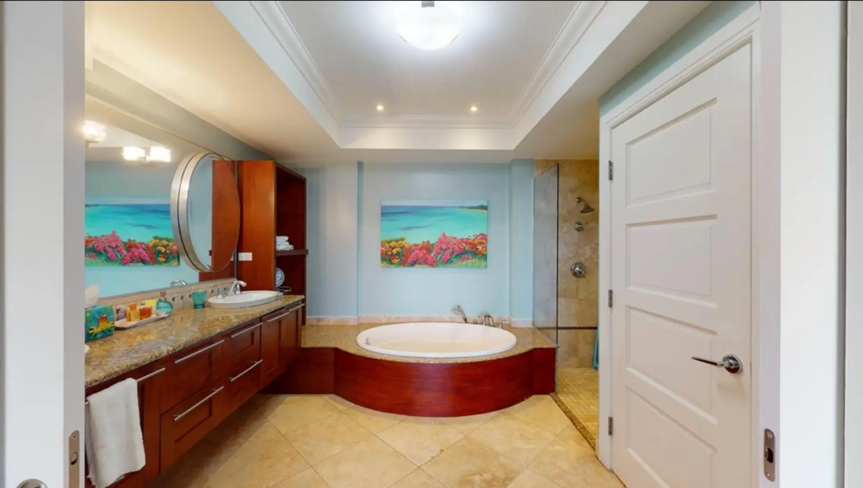 Elevated coastal condo with panoramic views in Oyster Pond St Maarten