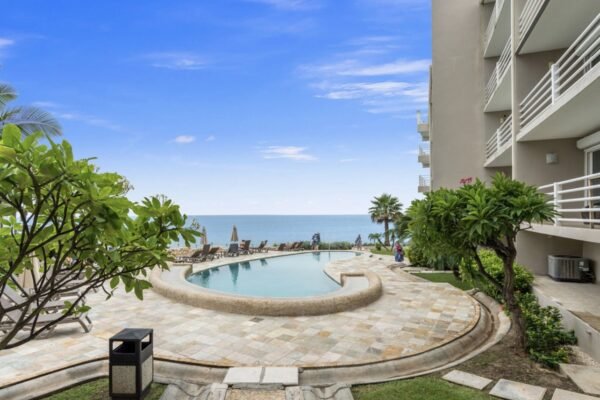 Swimming pools in Cupecoy condominium complex St Maarten with resort style facilities