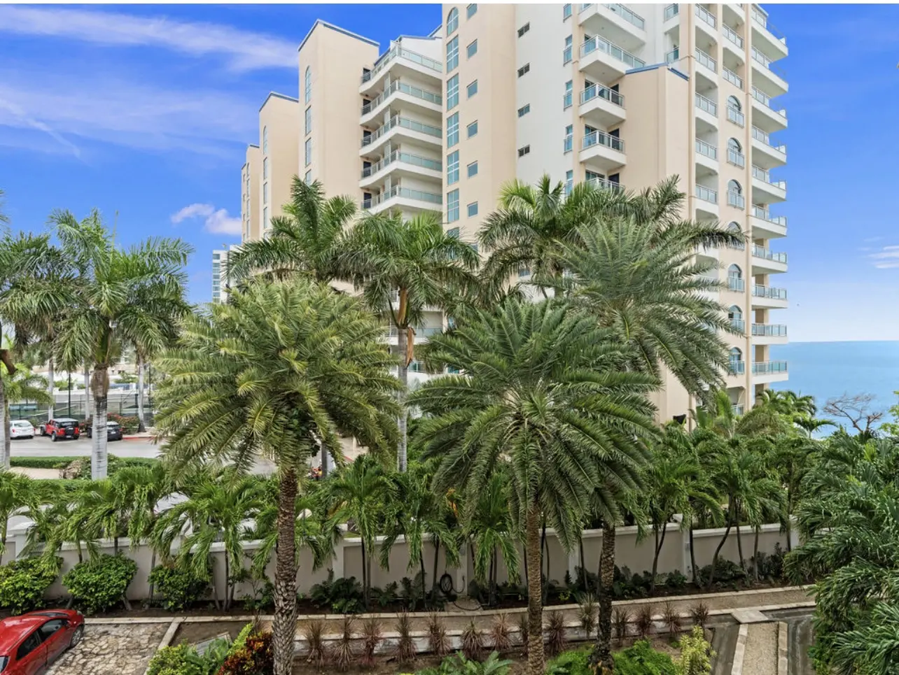 Ocean view condo in Cupecoy St Maarten near Mullet Bay Beach with Caribbean Sea views