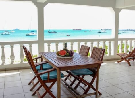 Large 8 bedroom ocean view house in Simpson Bay St Maarten