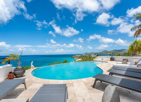 Expansive terrace with panoramic ocean views St Martin villa