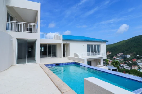 Luxury 5-bedroom villa in Cay Bay St Maarten